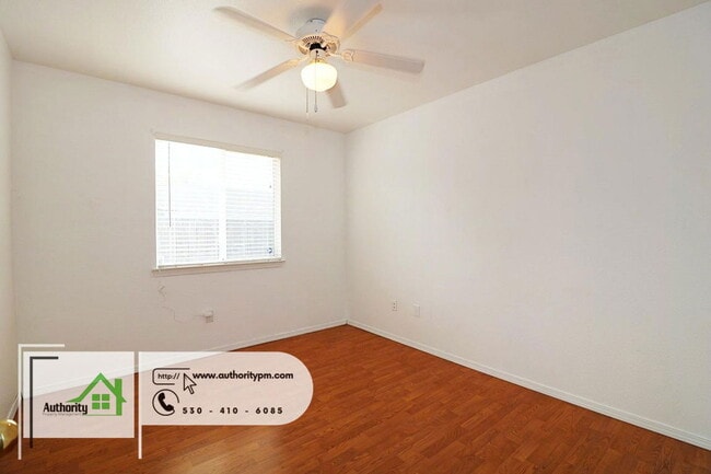 Building Photo - 2875 Tropicana Ct