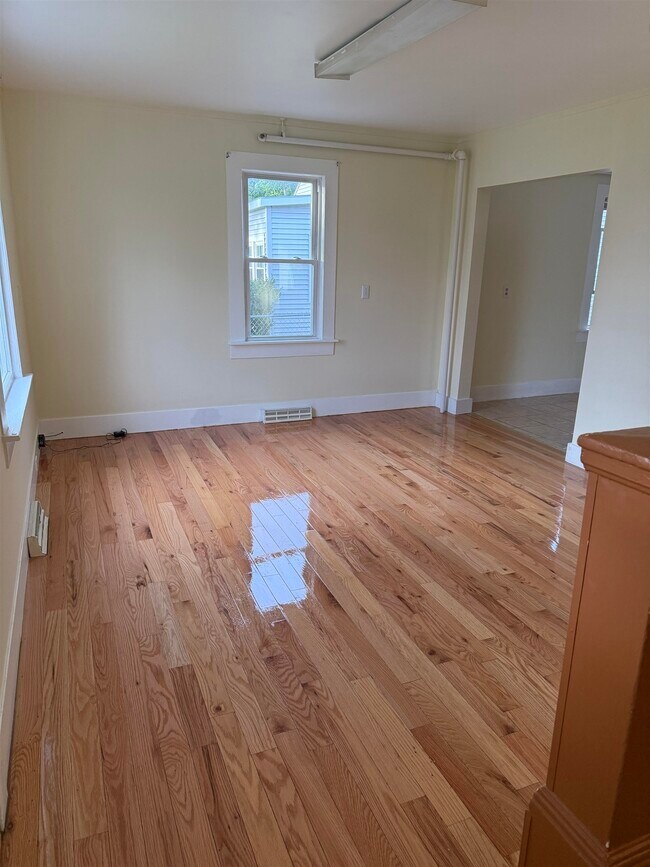 Building Photo - 1540 North Ave