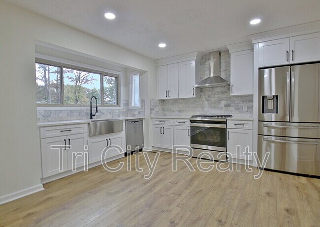 Building Photo - 150 Drennan Dr