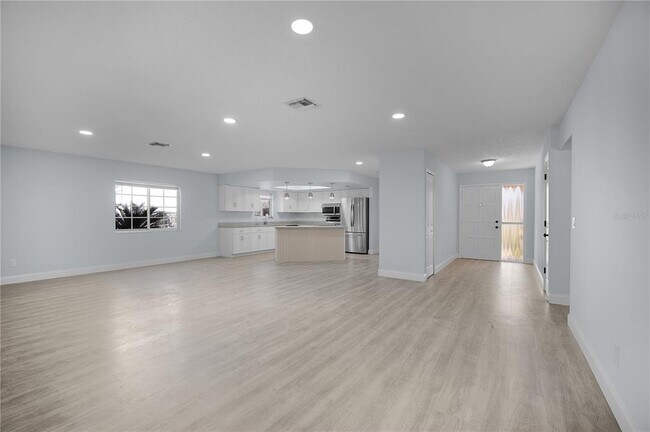 Building Photo - 600 Everett St