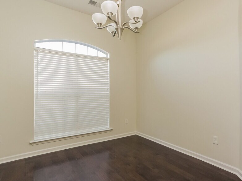 Building Photo - 85 Caitlyn Geneva Cove