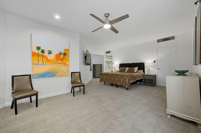 Building Photo - 900 Island Dr