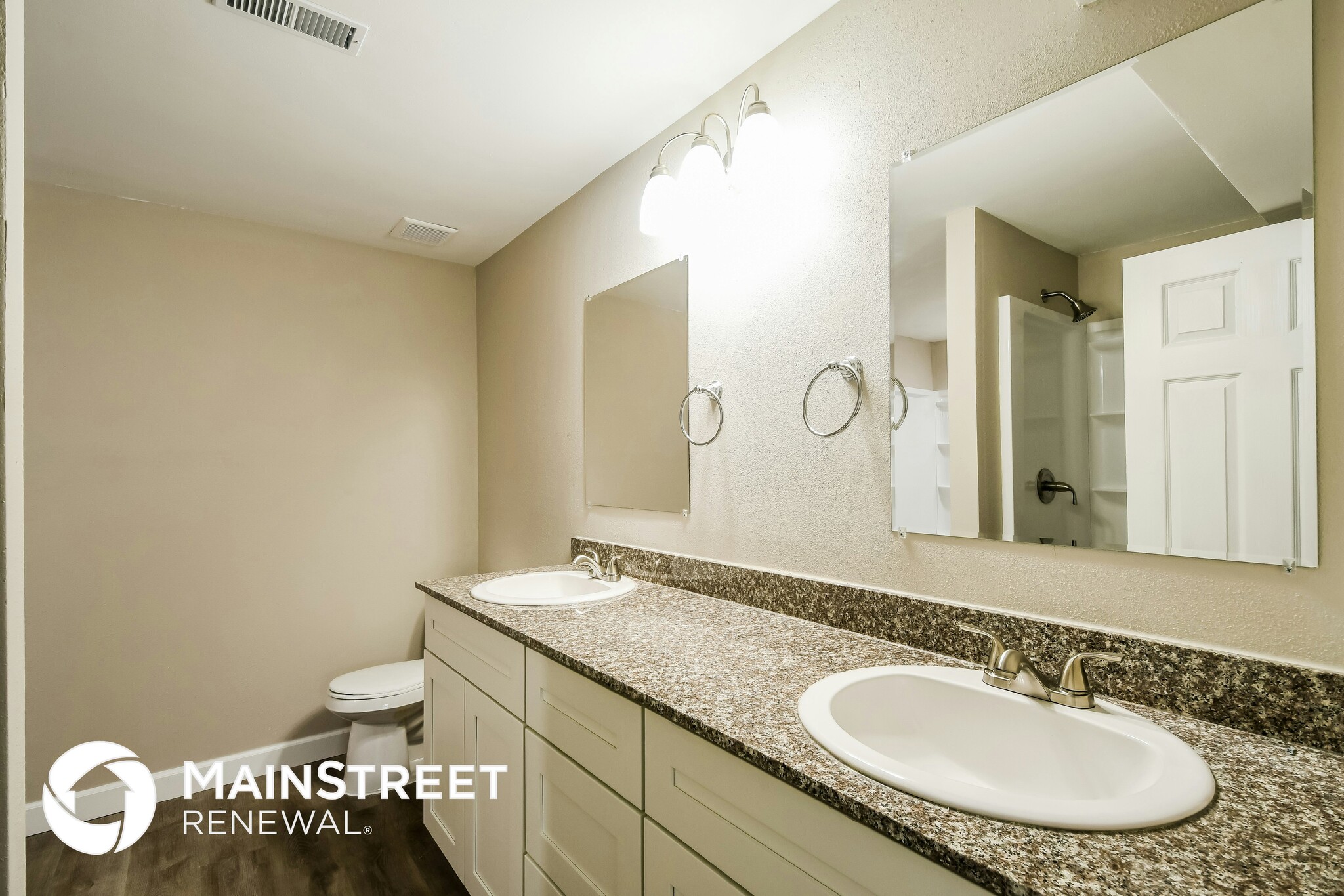 Building Photo - 5354 Trailview Dr