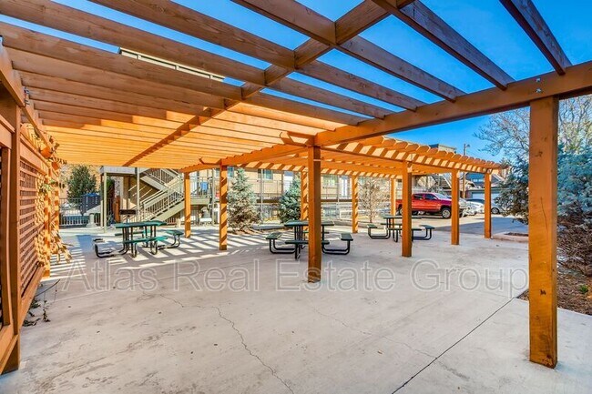 Building Photo - 2560 N Ogden St