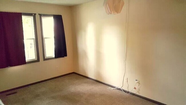 Building Photo - Spacious 3 Bed, 2 Bath House in Loveland!