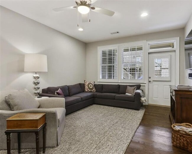 Building Photo - 5010 Merton Ln