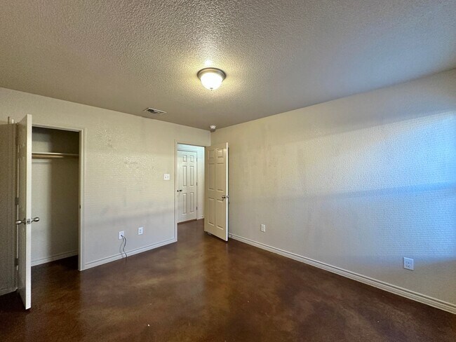Building Photo - 1605 Powder River Dr