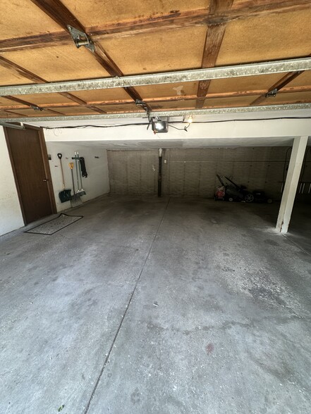 Building Photo - 1331 Martha Washington Dr
