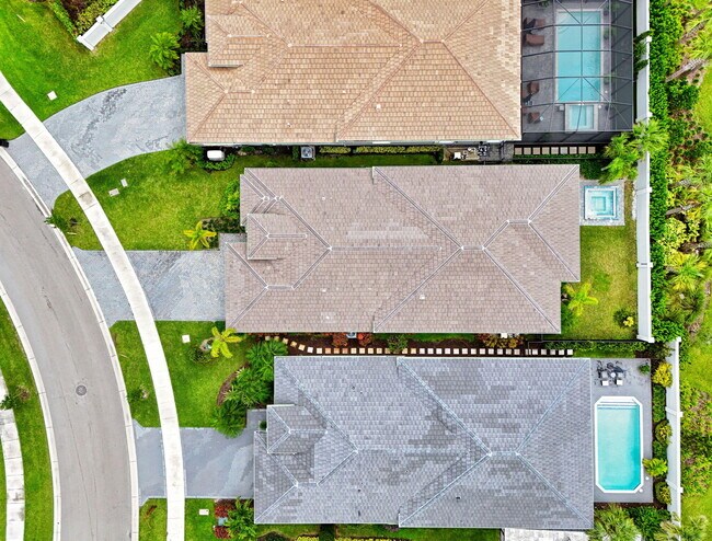 Building Photo - 9901 Regency Wy