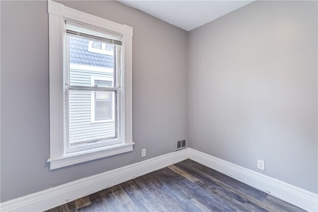 Building Photo - 161-163 Hamilton St