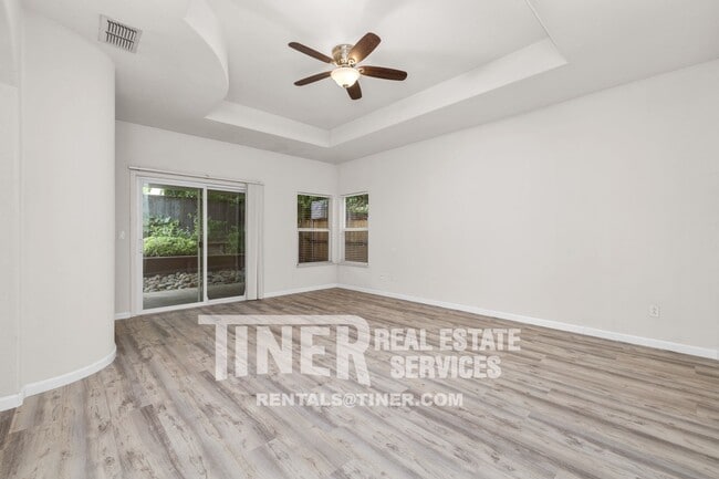 Building Photo - 51 Tulip Tree Cir