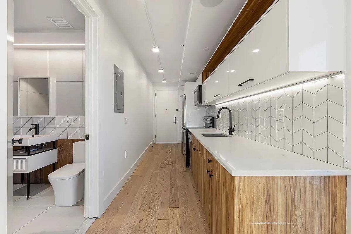 Building Photo - 60 W 125th St