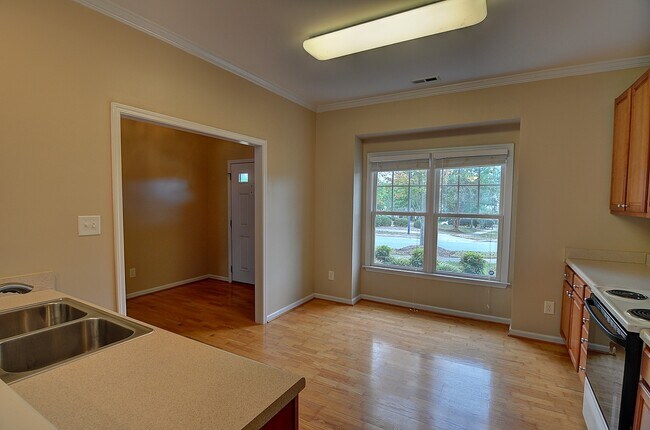 Building Photo - Light, Bright Governor's Village Townhome