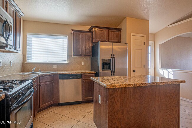 Building Photo - 12712 Roberto Nunez Ln