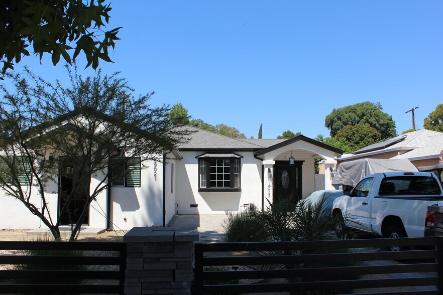 Building Photo - 6623 Enfield Ave