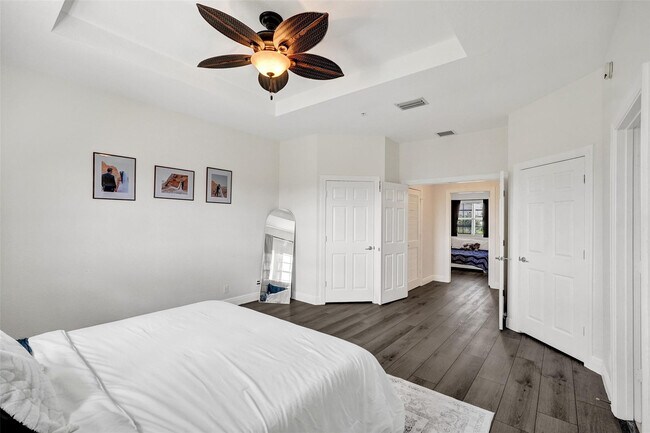 Building Photo - 228 SW 6th Ct