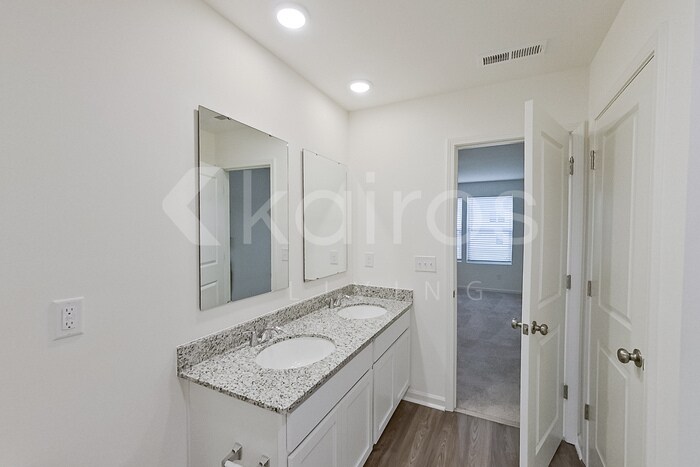 Building Photo - 7016 Peppermill Way