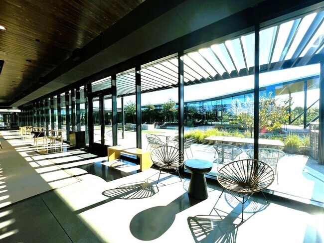 Building Photo - 8905 Centurion Path