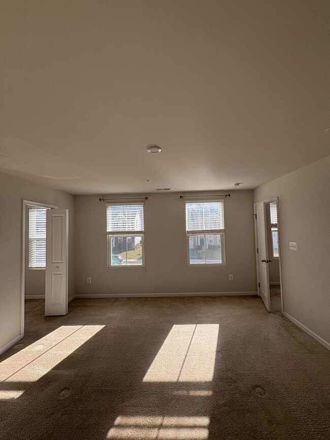 Building Photo - Stunning & Spacious Middle River 4bd/2.5ba Home with W/D, AC, Garage and more! Available now