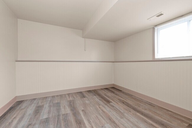 Building Photo - 836 Lily Cache Ln