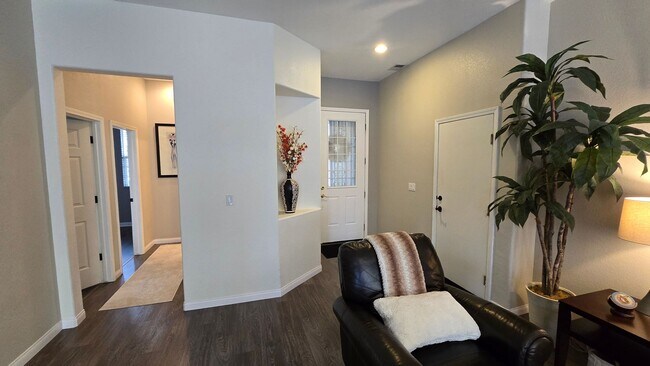 Building Photo - Single Story South Reno Home in Gated Community