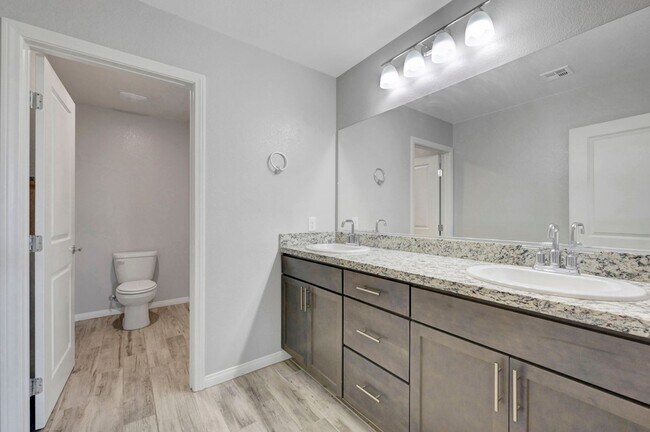 Building Photo - Gated community Located within the Valley Vista Master Plan. 4 Bed 3 Bath features and Open and i...
