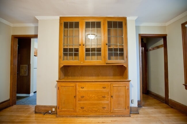 Building Photo - 3259 N Oakland Ave