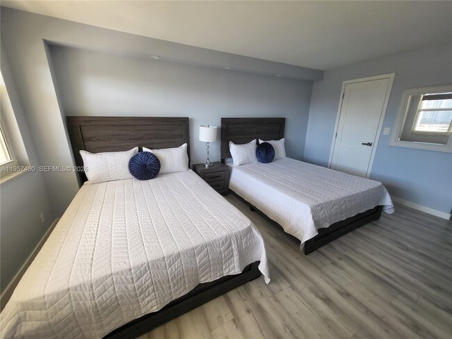 Building Photo - 3180 S Ocean Dr