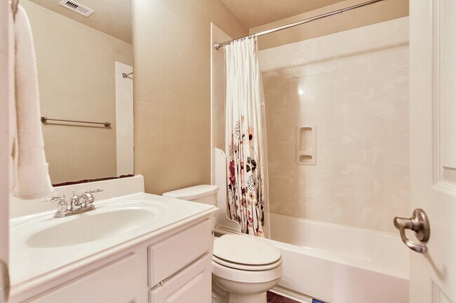 Building Photo - 10 W Lasting Spring Cir