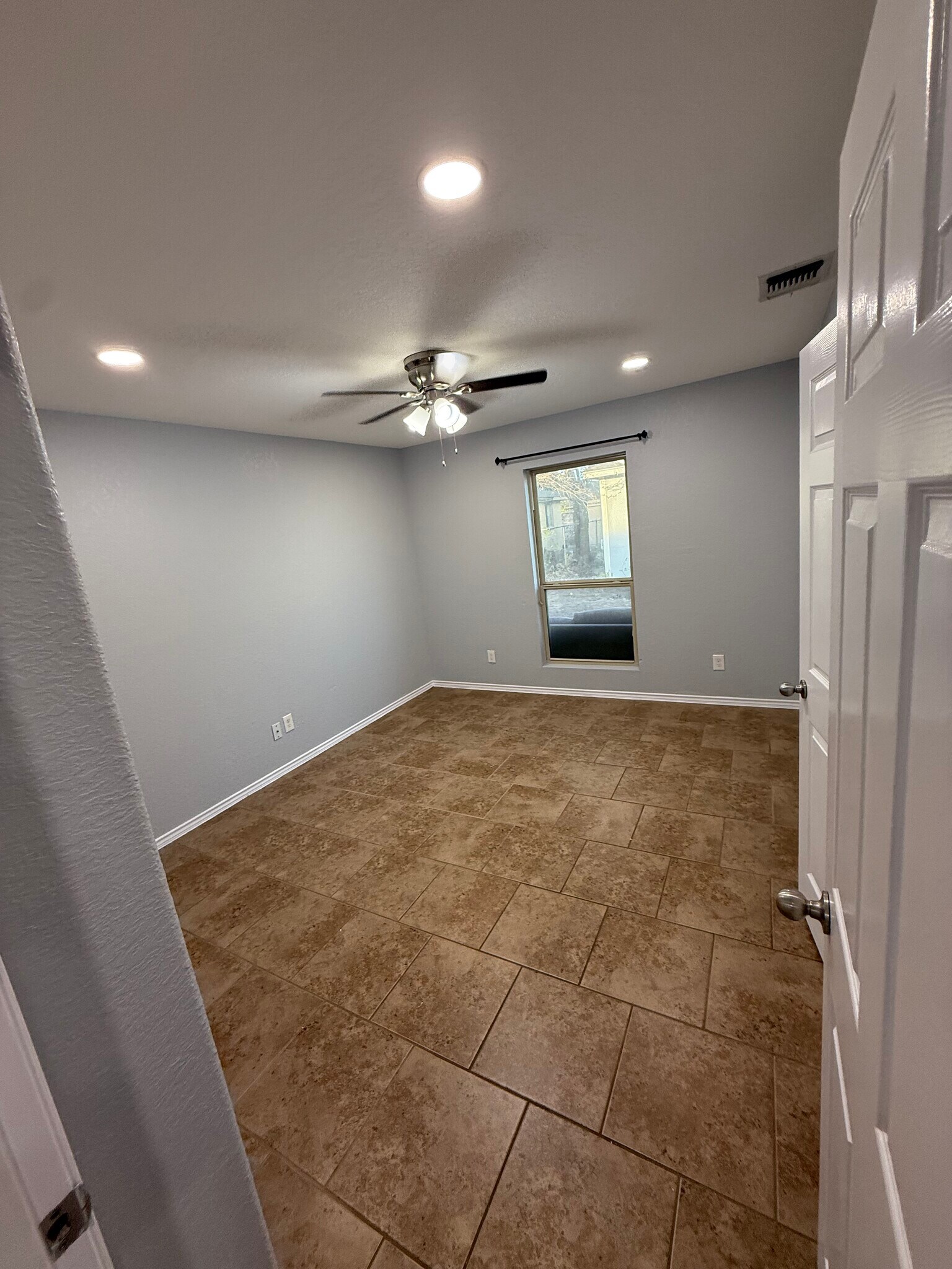 Building Photo - 11114 Baywood St