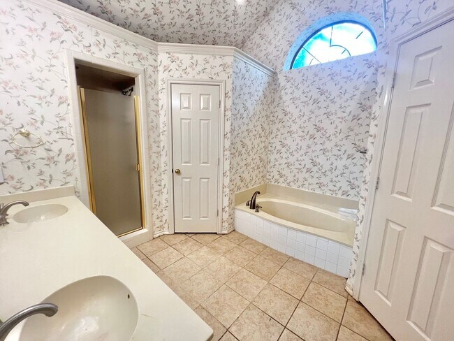 Building Photo - Beautiful Desoto Tx Home