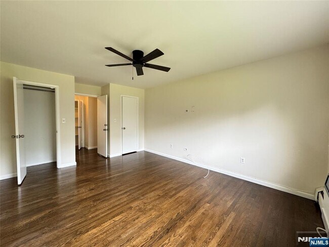 Building Photo - 1323 Anderson Ave