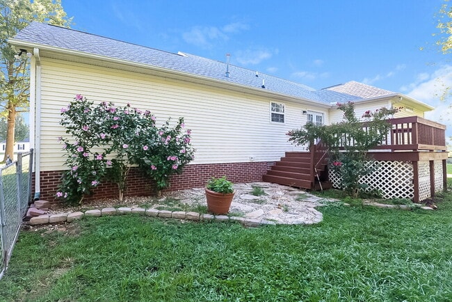 Building Photo - 1530 River Rock Blvd