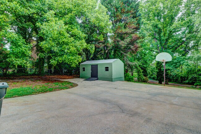 Building Photo - 207 Ramsey St
