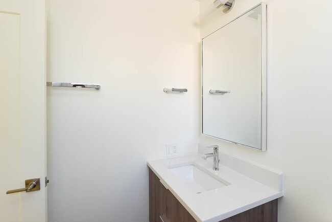 Building Photo - 959 W Grace St