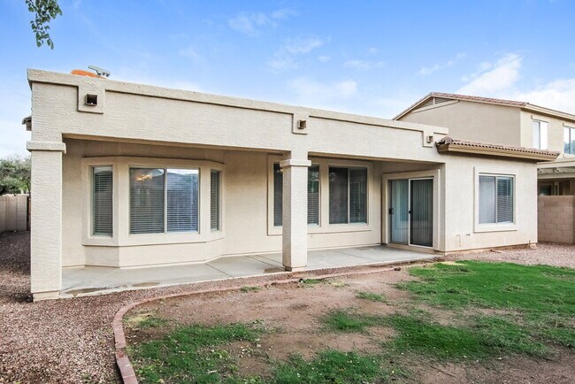 Building Photo - 13797 W Redfield Rd