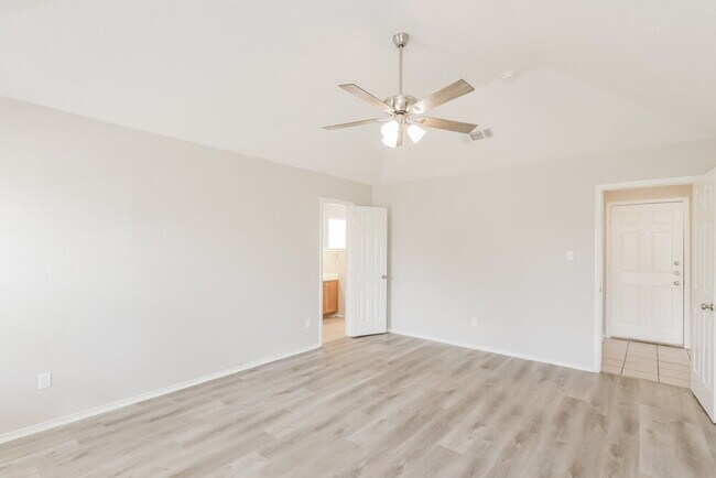 Building Photo - 1002 Aries Ct