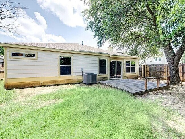 Building Photo - 3240 Bent Creek Dr