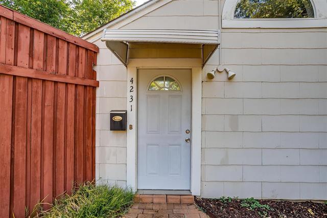 Building Photo - 4231 S Cresthaven Rd