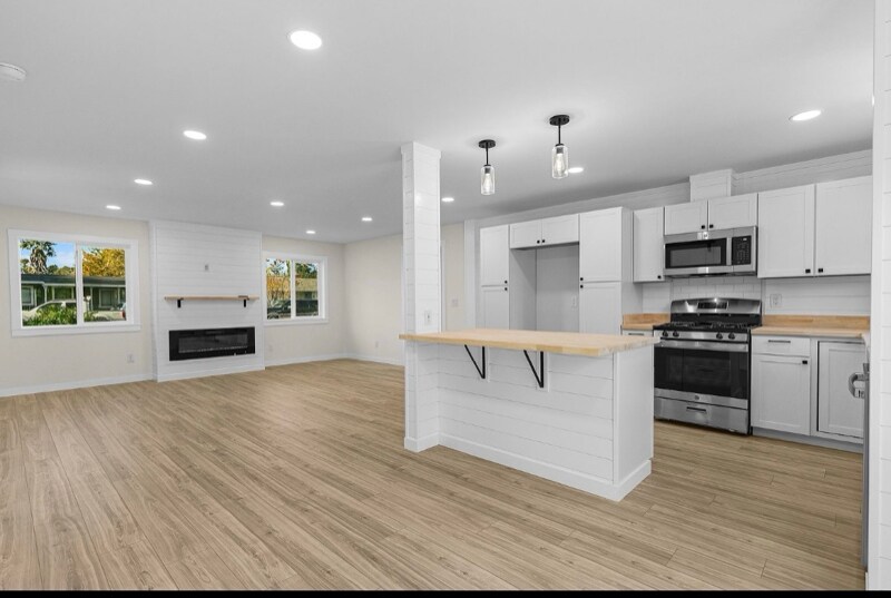 Building Photo - 19367 Lucille St