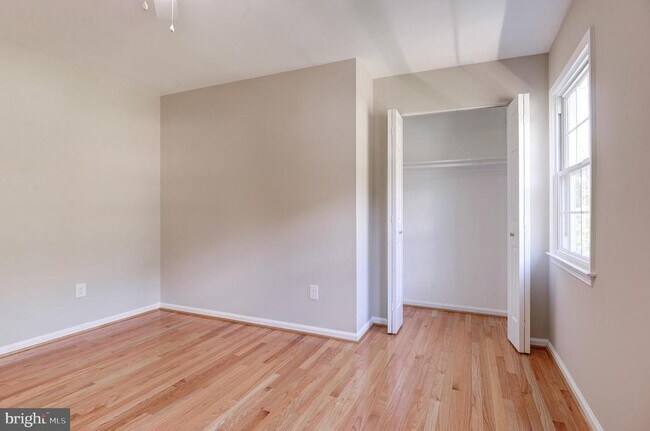 Building Photo - 12227 Ox Hill Rd