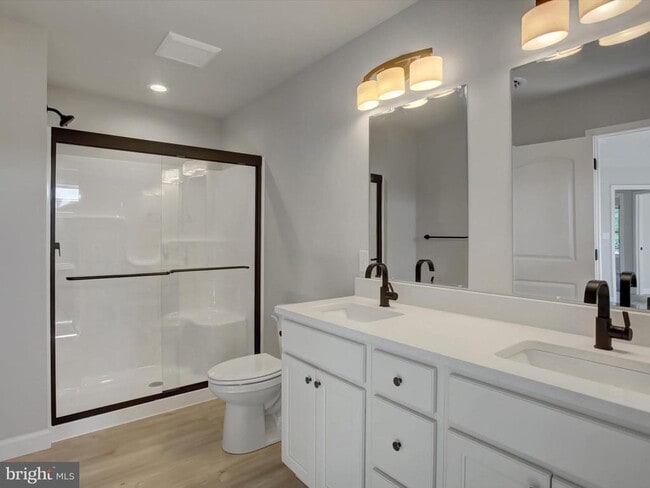 Building Photo - 828 Shadyside Dr