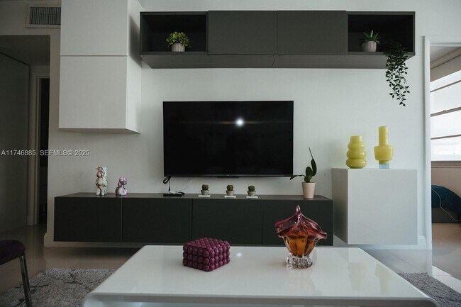 Building Photo - 3725 S Ocean Dr