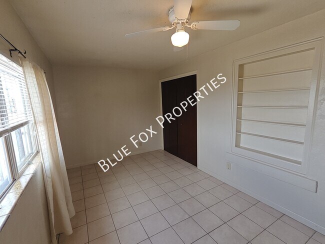 Building Photo - 1501 N 6th Ave