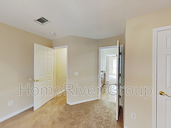 Building Photo - 8435 Chisholm Rd