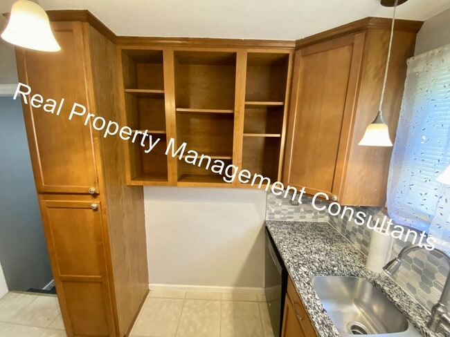 Building Photo - Charming 3-Bedroom Ranch Home in Roeland Park