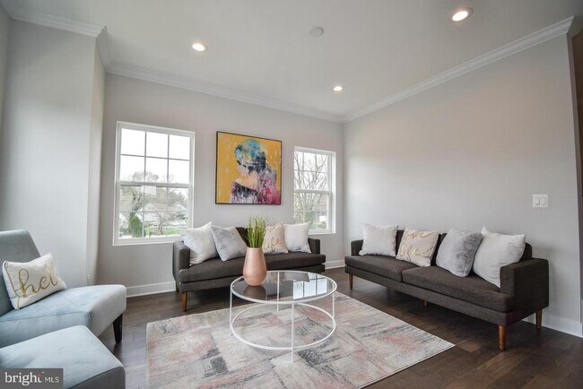 Building Photo - 8276 Safarian Way