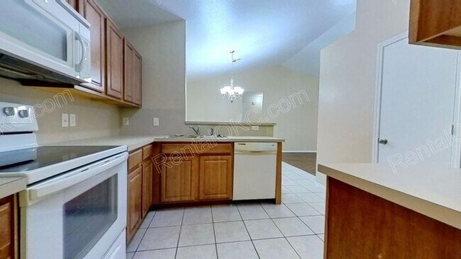 Building Photo - 2805 Fennel Rd