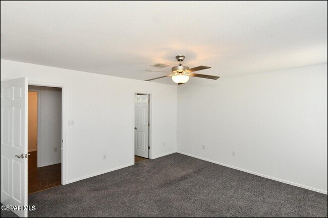 Building Photo - 1591 Hartsdale Dr