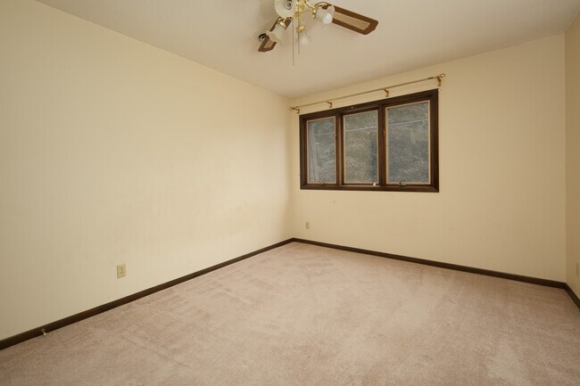 Building Photo - 3385 37th Ave